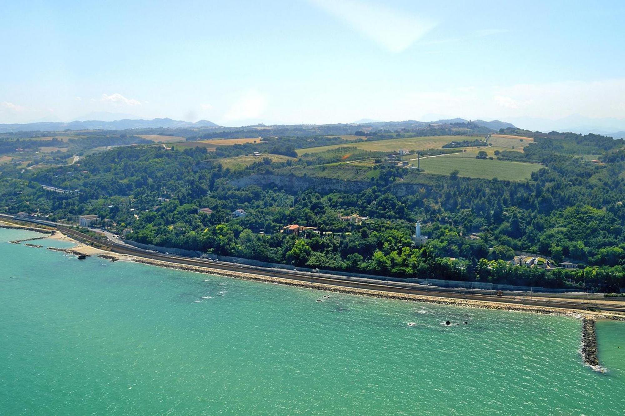 Holiday Resort Contea Dei Ciliegi Pedaso Zewnętrze zdjęcie