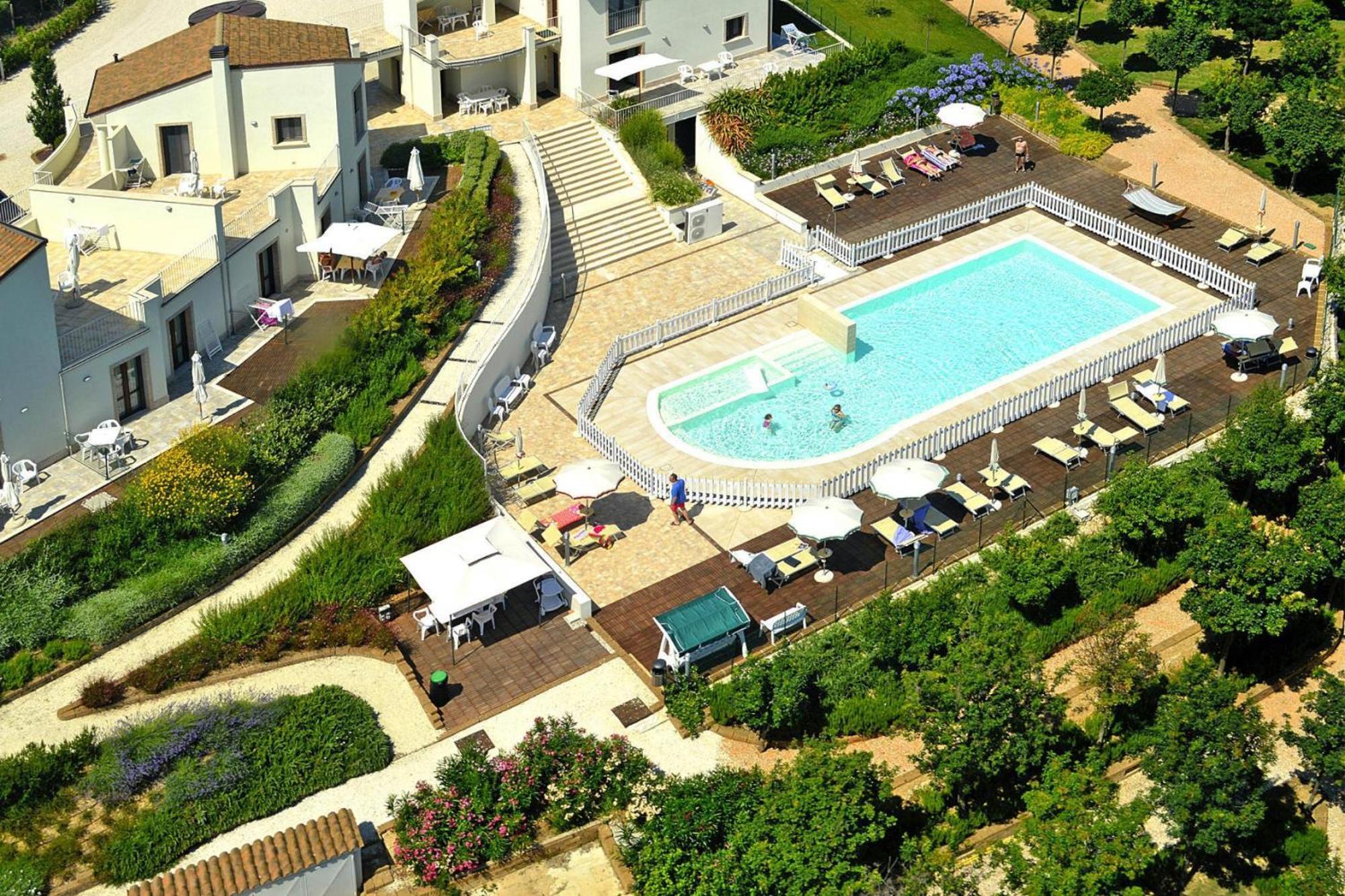 Holiday Resort Contea Dei Ciliegi Pedaso Zewnętrze zdjęcie
